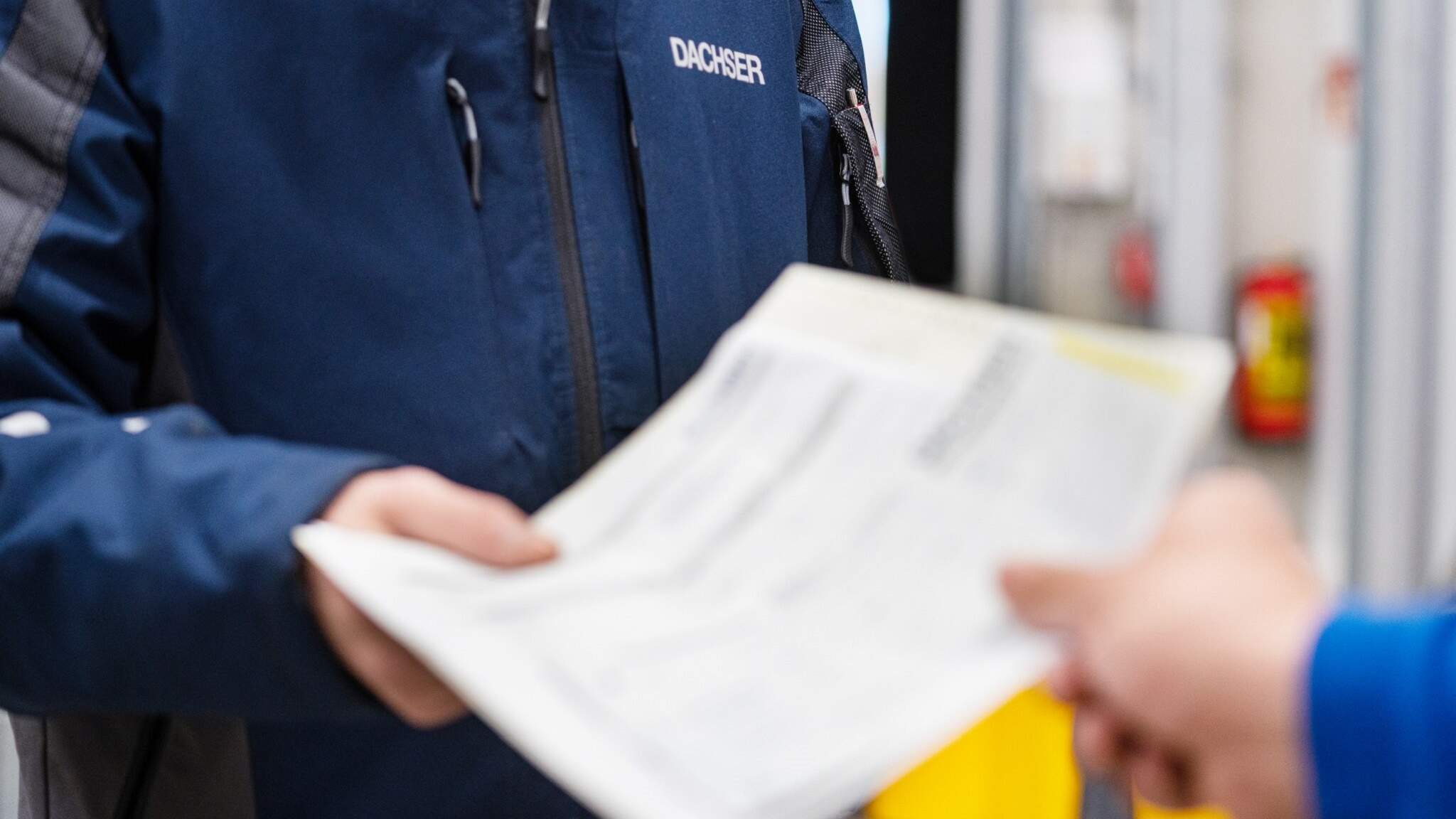Ina Thuesen arbejder i toldafdelingen hos DACHSERs filial i Kolding. Ina Thuesen arbejder i toldafdelingen hos DACHSERs filial i Kolding.