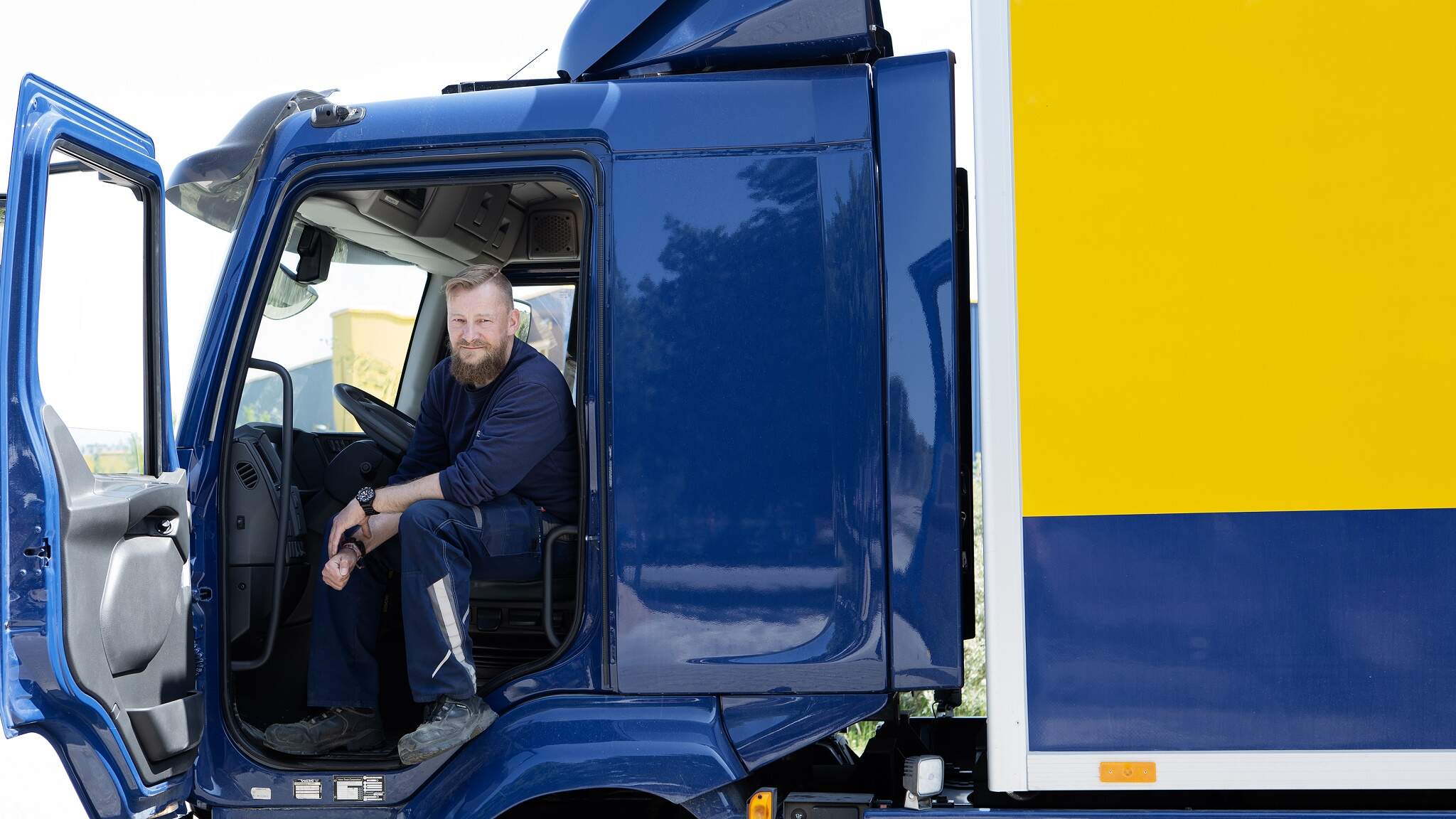 Som lastbilchauffør handler Mads Løvgreen Jensens hverdag ofte om at finde den perfekte balance mellem planlægning og fleksibilitet. Som lastbilchauffør handler Mads Løvgreen Jensens hverdag ofte om at finde den perfekte balance mellem planlægning og fleksibilitet.