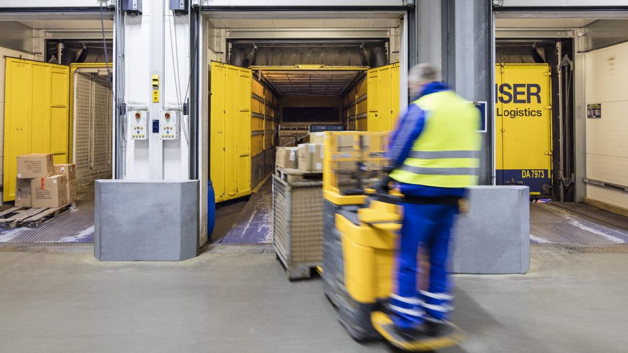 DACHSERs Eurohubs styres centralt og er rygraden i det europæiske logistiknetværk. DACHSERs Eurohubs styres centralt og er rygraden i det europæiske logistiknetværk.